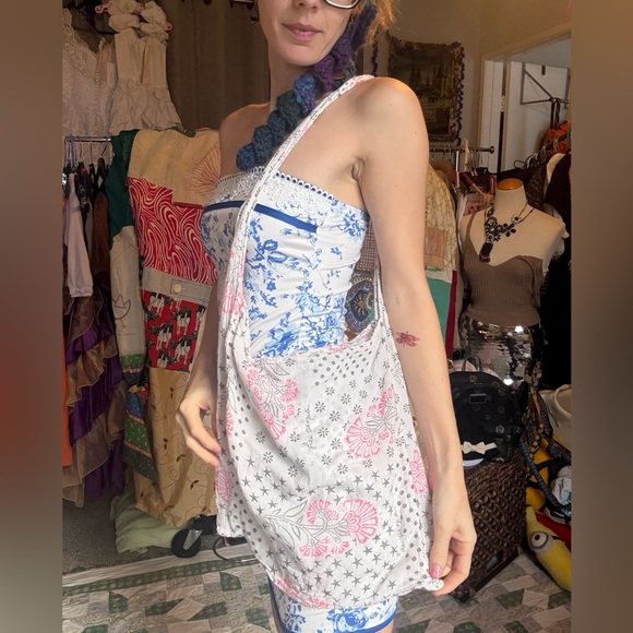 SOLD Free People Pink and White Tote Bag - Picture 2 of 2